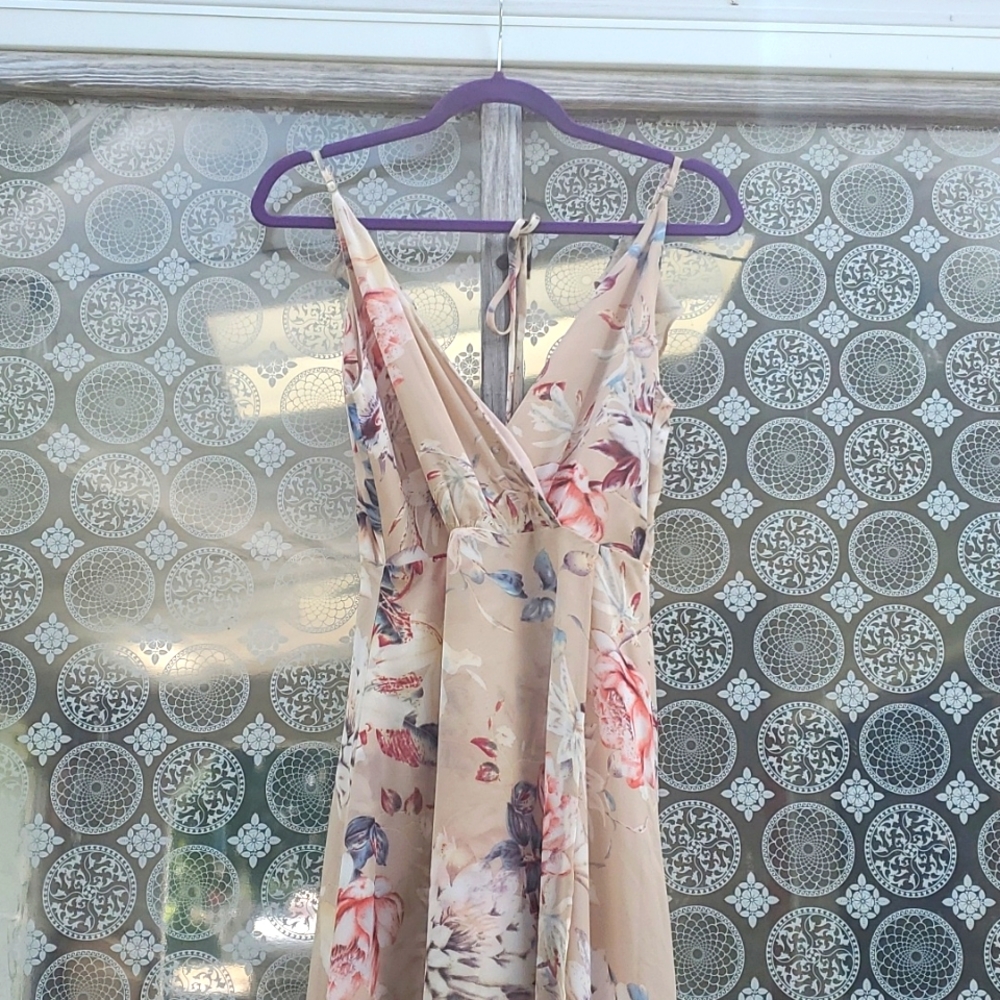 Lulu's floral maxi dress size small